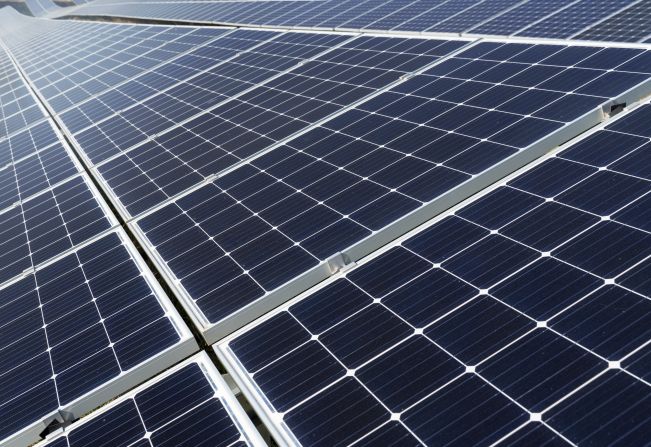 Vereador Zanatti pede instalação de placas solares nos prédios públicos
